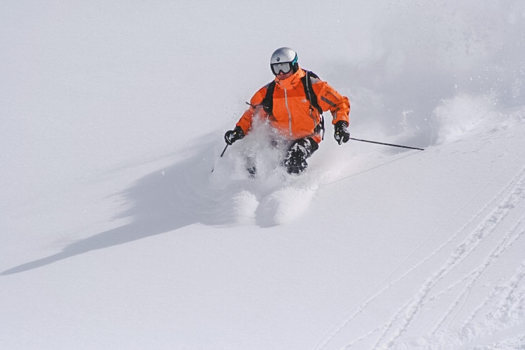 We love the way powder snow builds up in front of you. Micke skiing in St Luc, Switzerland, Best skiing at the moment week 12 - 2007. Photo: Andreas Bengtsson