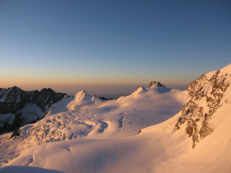Alpen glow på morgonkvisten i hjärtat av nationalparken. Foto Christian Türk.