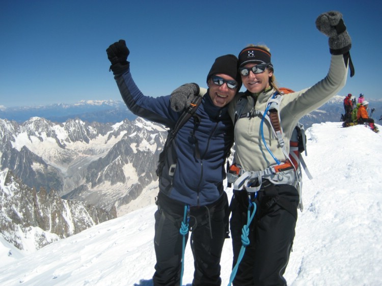 Martin och Charlotte lyckliga på toppen av Mt Blanc. Juli 2008.       Foto: Andreas Bengtsson