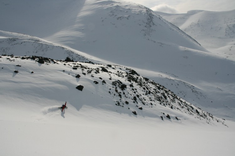  Snowboard och heli i riksgränsen! 8 april 2009.  Foto: Andreas Bengtsson