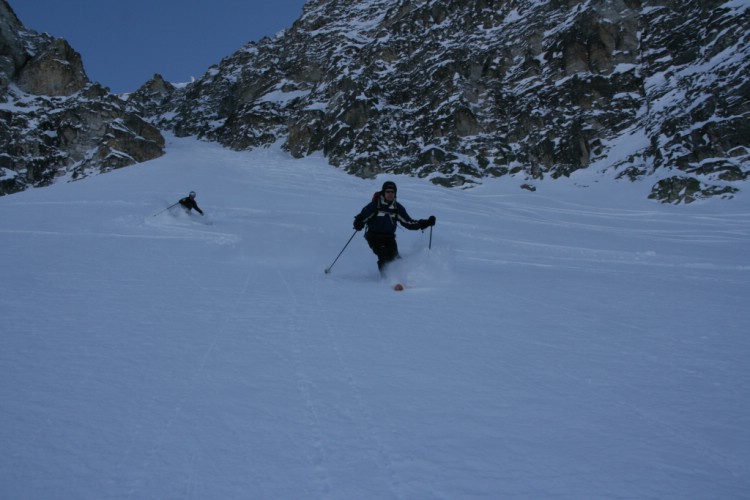 Joakim  Wasserman och Lars  Wahlberg i puderåkning på skuggig nordsida. Best Skiing at the moment, 4e jan 2009.  Foto: Andreas Bengtsson